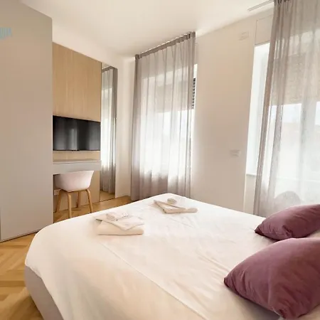 Carducci 29 Tirabora Short Rent Apartment Triest