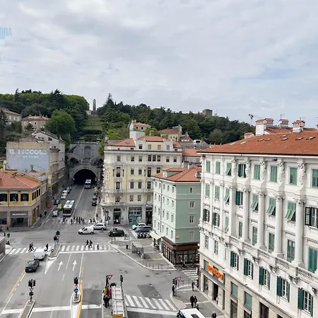 Carducci 29 Tirabora Short Rent Apartment Triest