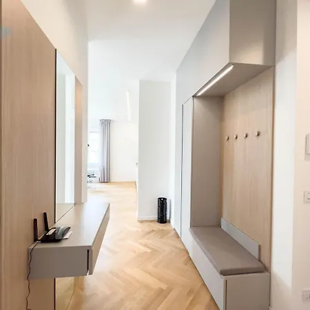 Apartment Carducci 29 Tirabora Short Rent
